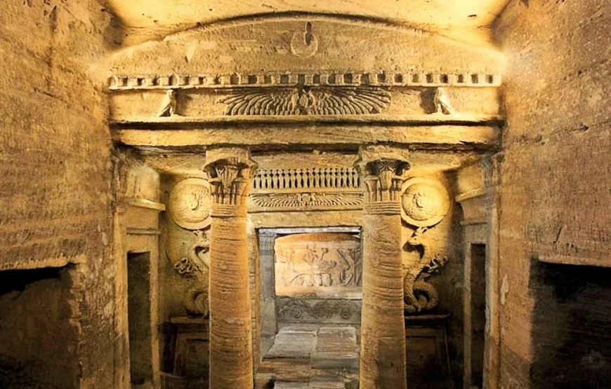Catacombs of Kom El Shoqafa and Pompey’s Pillar Tour
