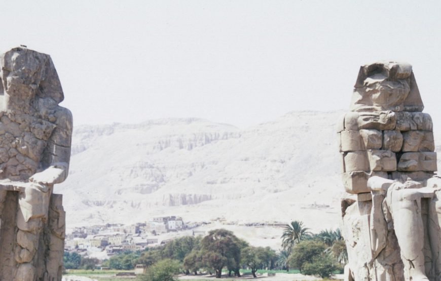 Full-Day East and West Bank Tour